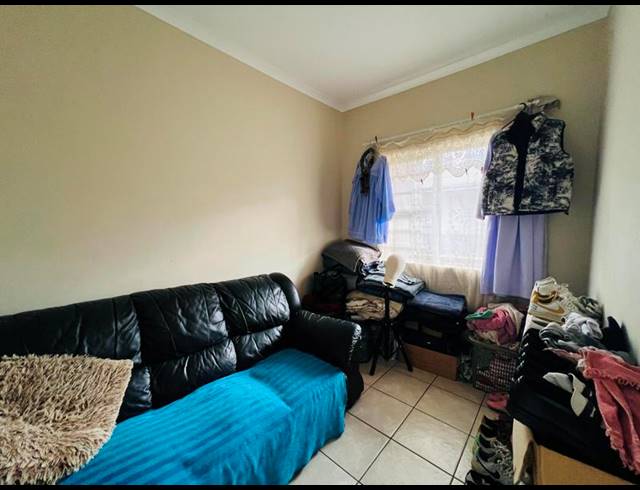 2 BEDROOM HOUSE FOR SALE IN KWAMASHU